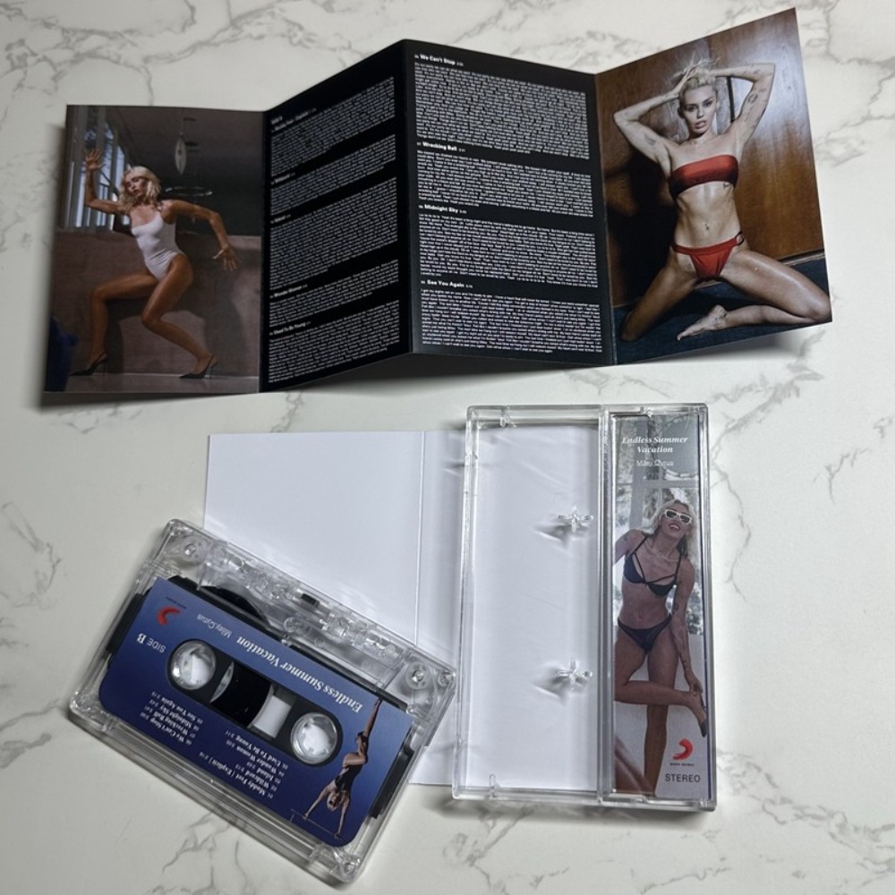 Miley Cyrus Cassette Tape | En - Audio Music For incelemesi ve fiyatı